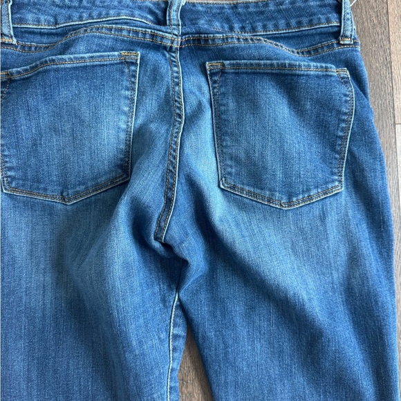 Banana Republic Jeans.  Skinny Fit.  Women’s size 27/4.  Good used condition! - Picture 6 of 6